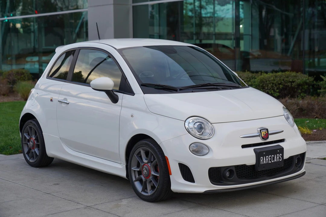 2015 Fiat Abarth 500 - Image 2 of 31