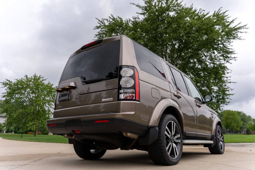 2015 Land Rover Discovery 4th Gen - Image 30 of 31