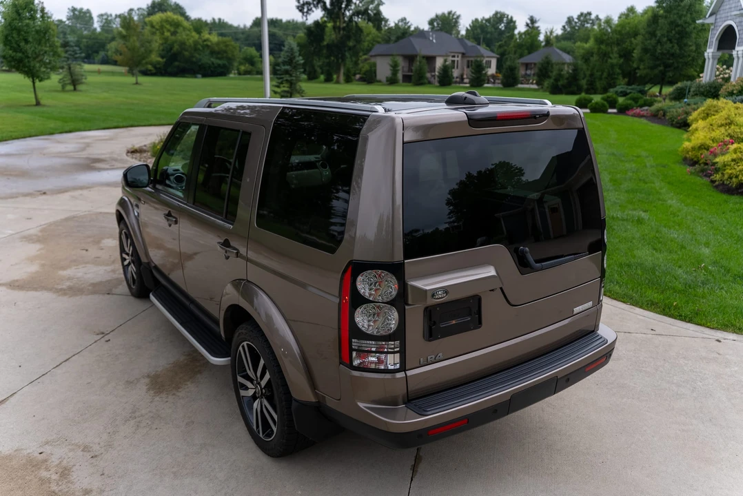 2015 Land Rover Discovery 4th Gen - Image 17 of 31