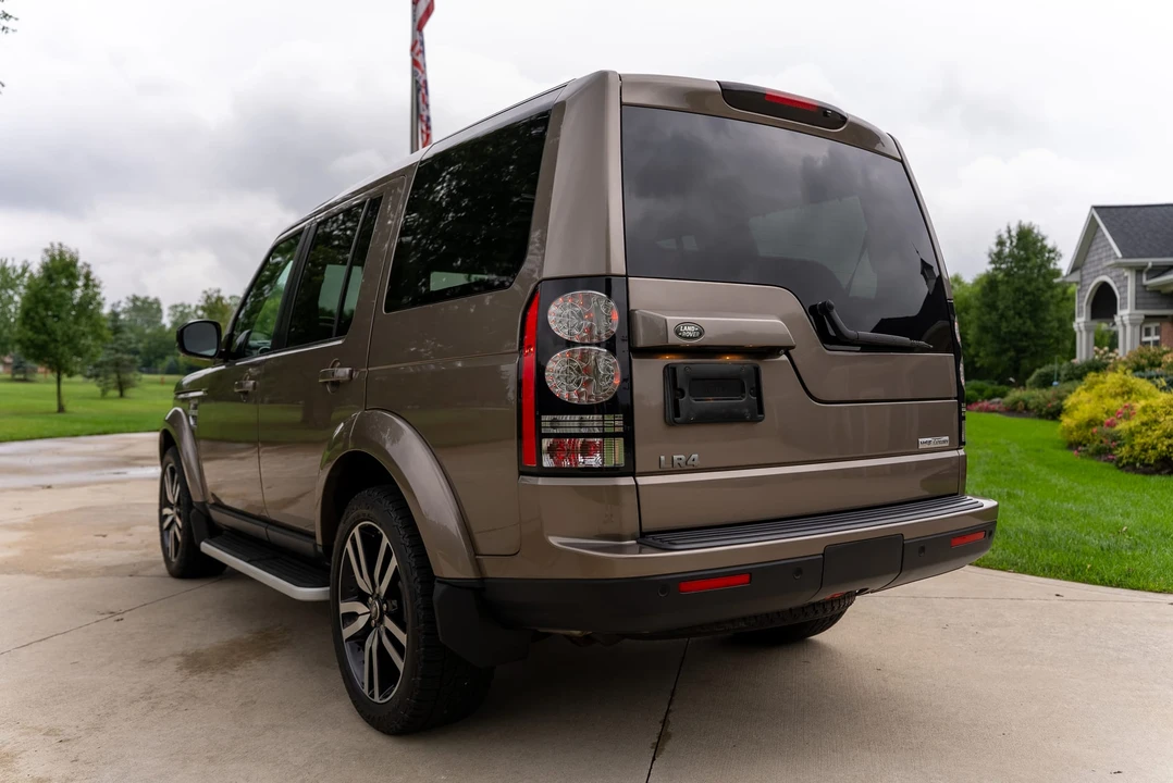 2015 Land Rover Discovery 4th Gen - Image 19 of 31