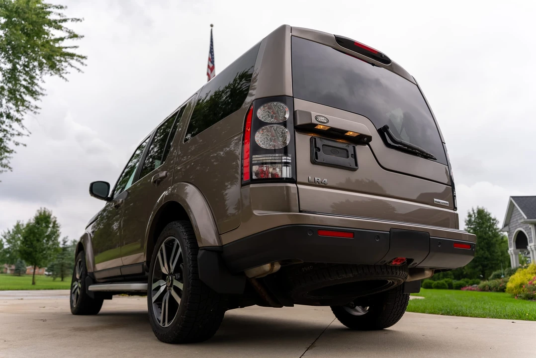 2015 Land Rover Discovery 4th Gen - Image 16 of 31