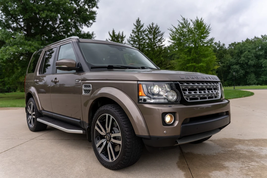 2015 Land Rover Discovery 4th Gen - Image 2 of 31