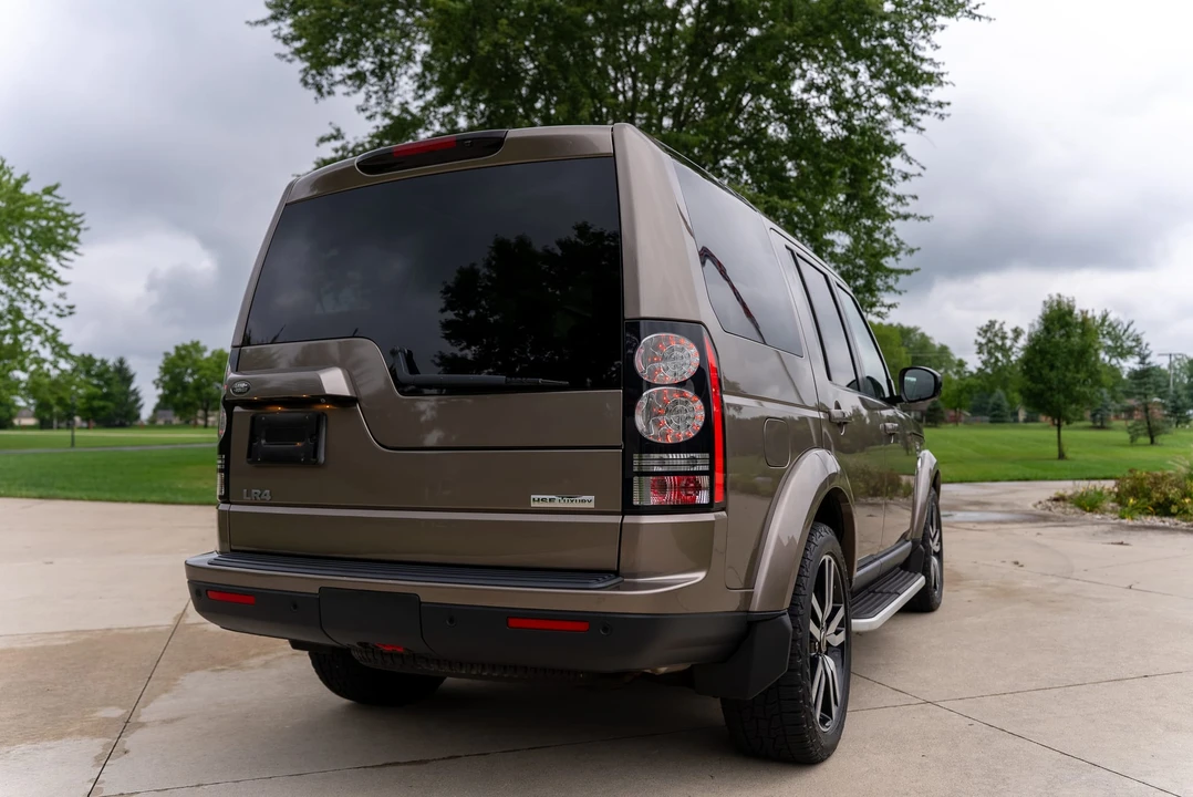 2015 Land Rover Discovery 4th Gen - Image 28 of 31