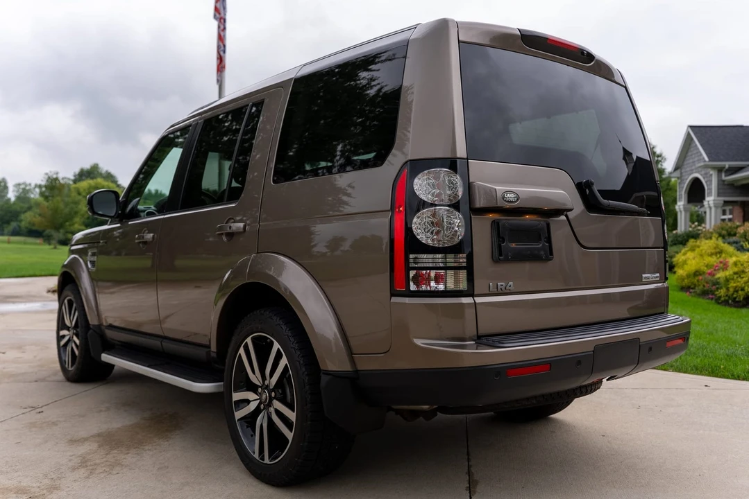 2015 Land Rover Discovery 4th Gen - Image 18 of 31