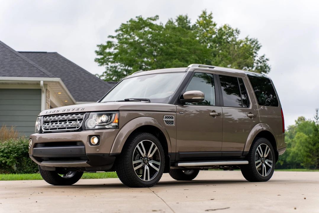 2015 Land Rover Discovery 4th Gen - Image 13 of 31