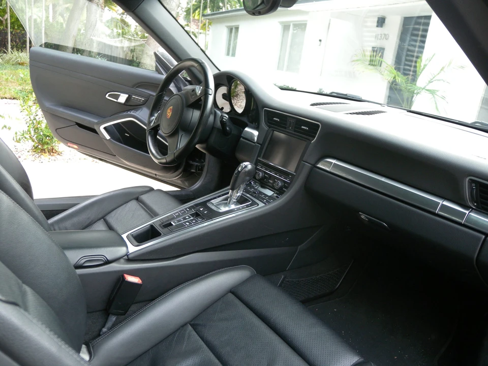2015 Porsche 991 Carrera 4S - Image 29 of 31