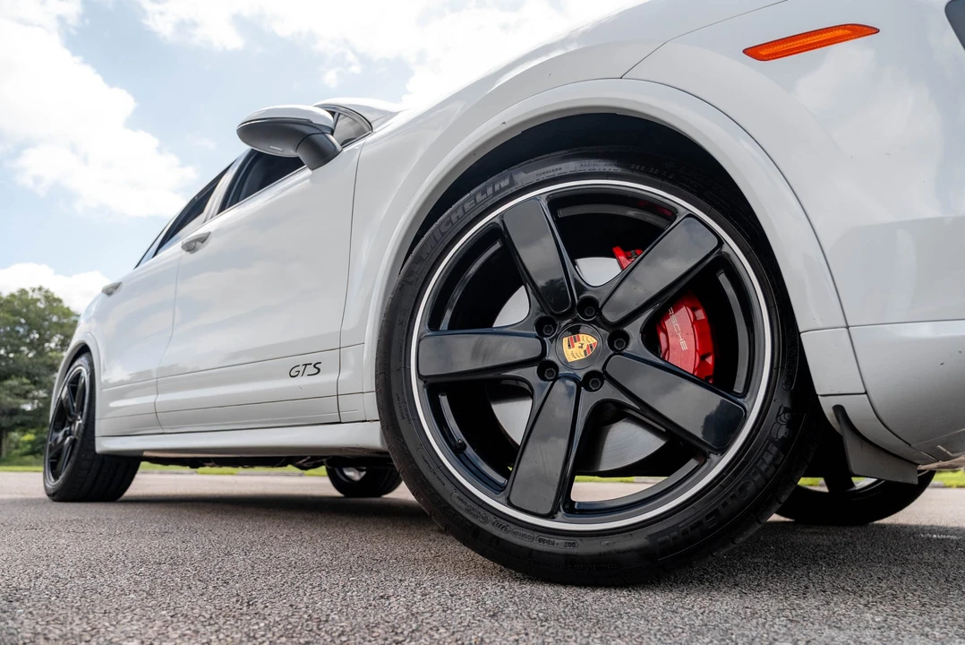 2016 Porsche 958 Cayenne GTS - Image 25 of 31