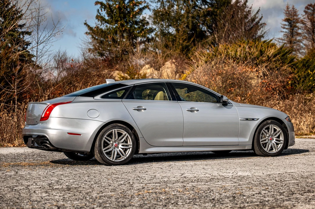 2017 Jaguar X351 XJ - Image 17 of 31