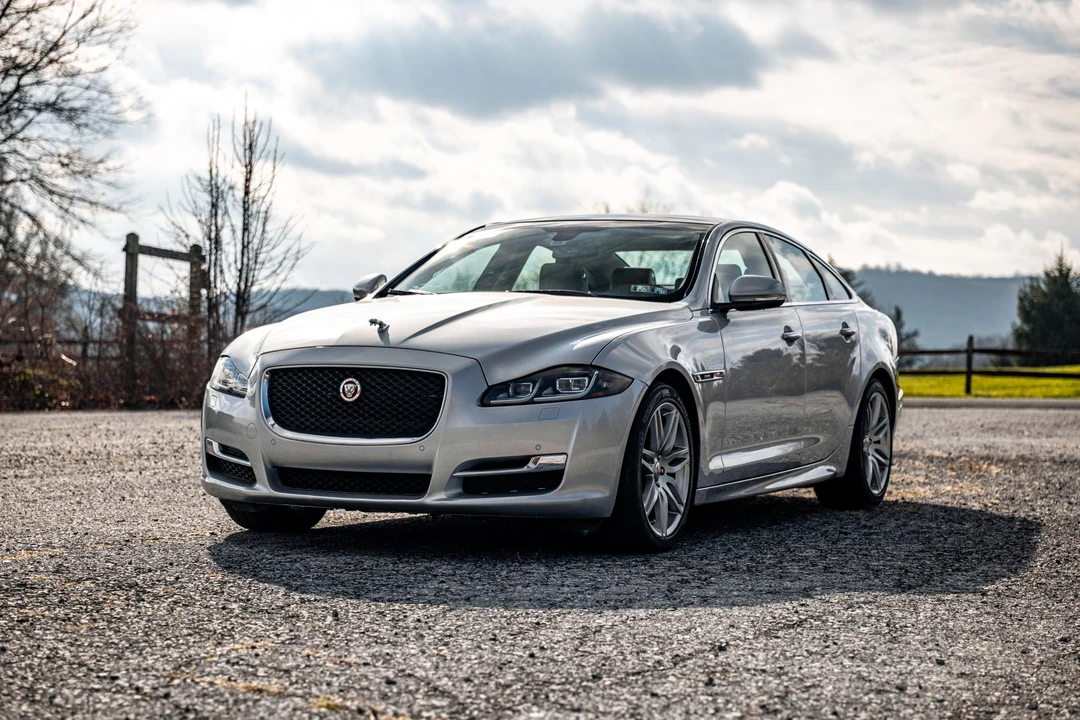 2017 Jaguar X351 XJ - Image 9 of 31