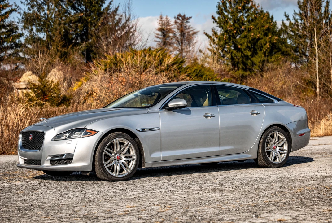 2017 Jaguar X351 XJ - Image 3 of 31