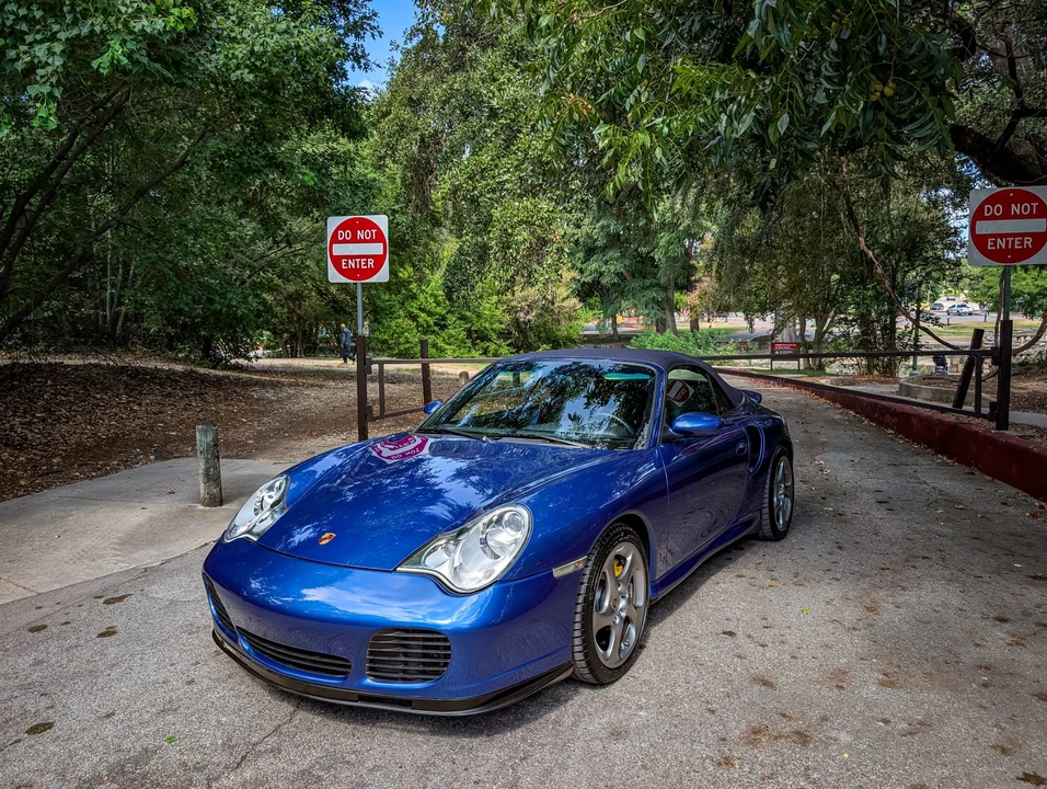 2005 Porsche 996 Turbo - Image 14 of 31