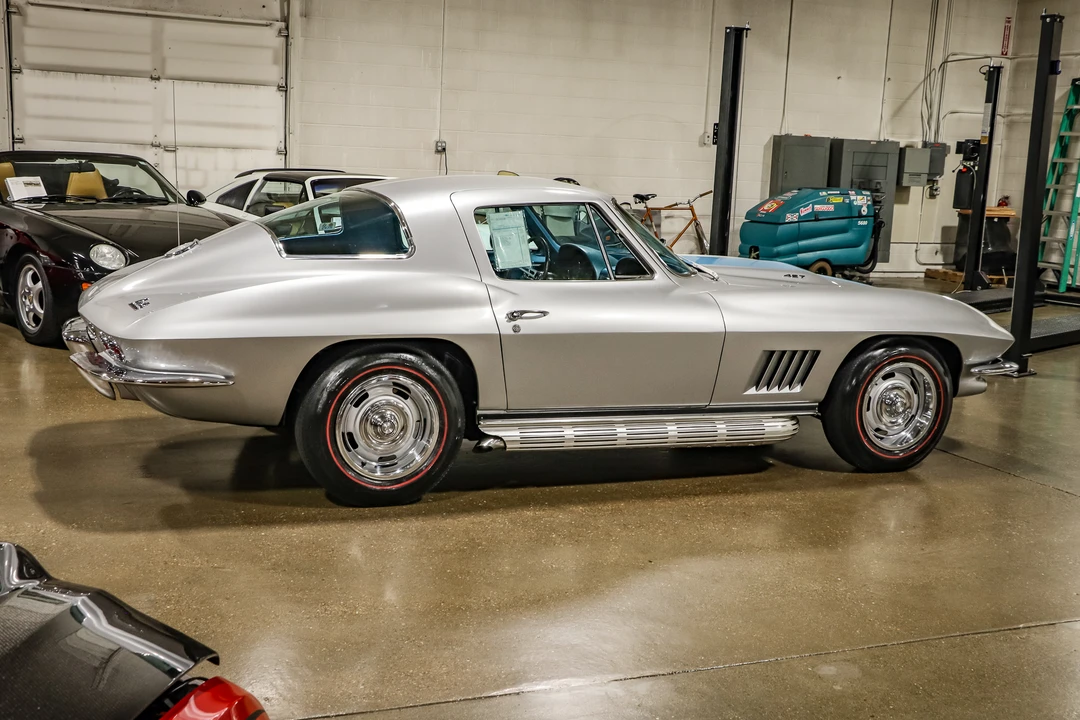 1967 Chevrolet Corvette C2 - Image 17 of 31