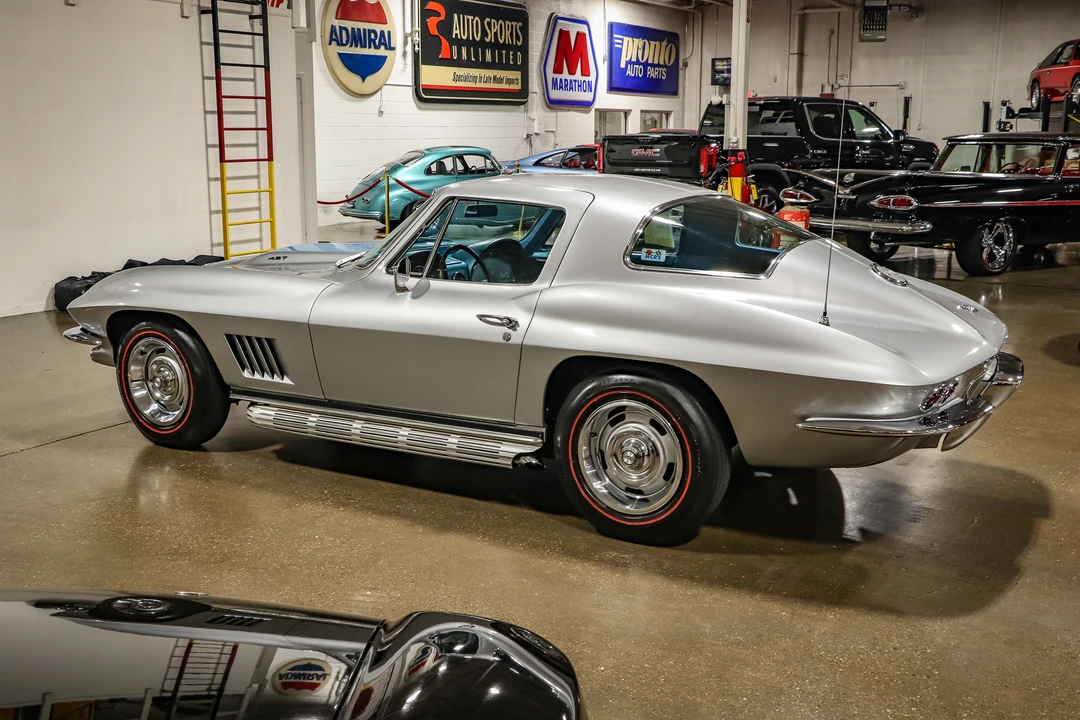 1967 Chevrolet Corvette C2 - Image 10 of 31