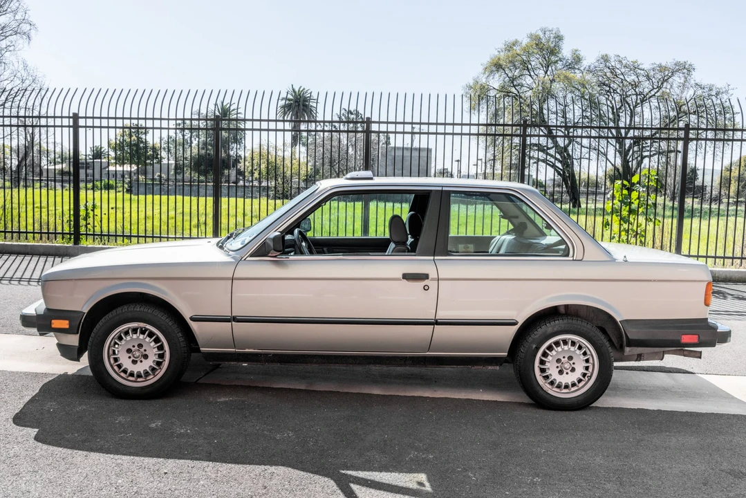 1985 BMW E30 3 Series - Image 9 of 31