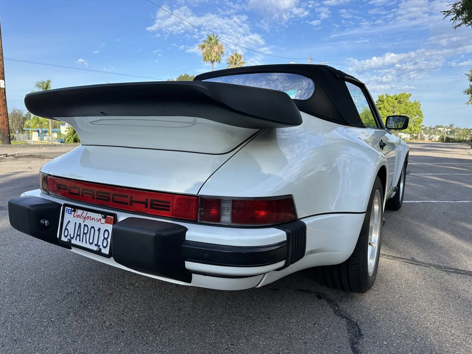 1986 Porsche 911 Carrera 3.2 - Image 9 of 31