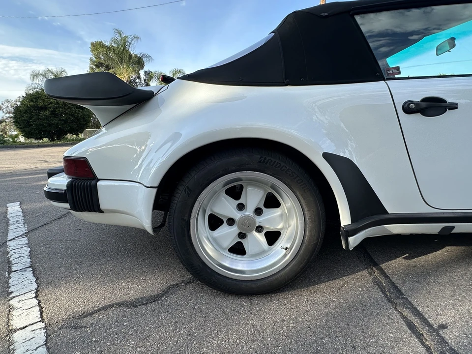 1986 Porsche 911 Carrera 3.2 - Image 28 of 31