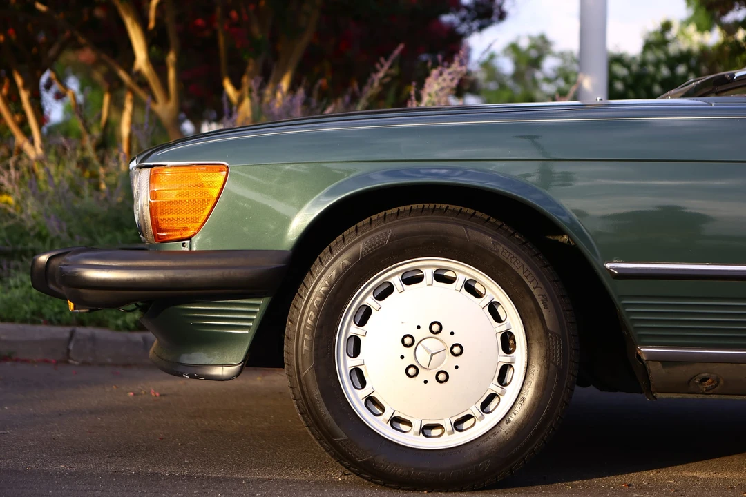 1987 Mercedes-Benz R107 SL-Class - Image 16 of 31