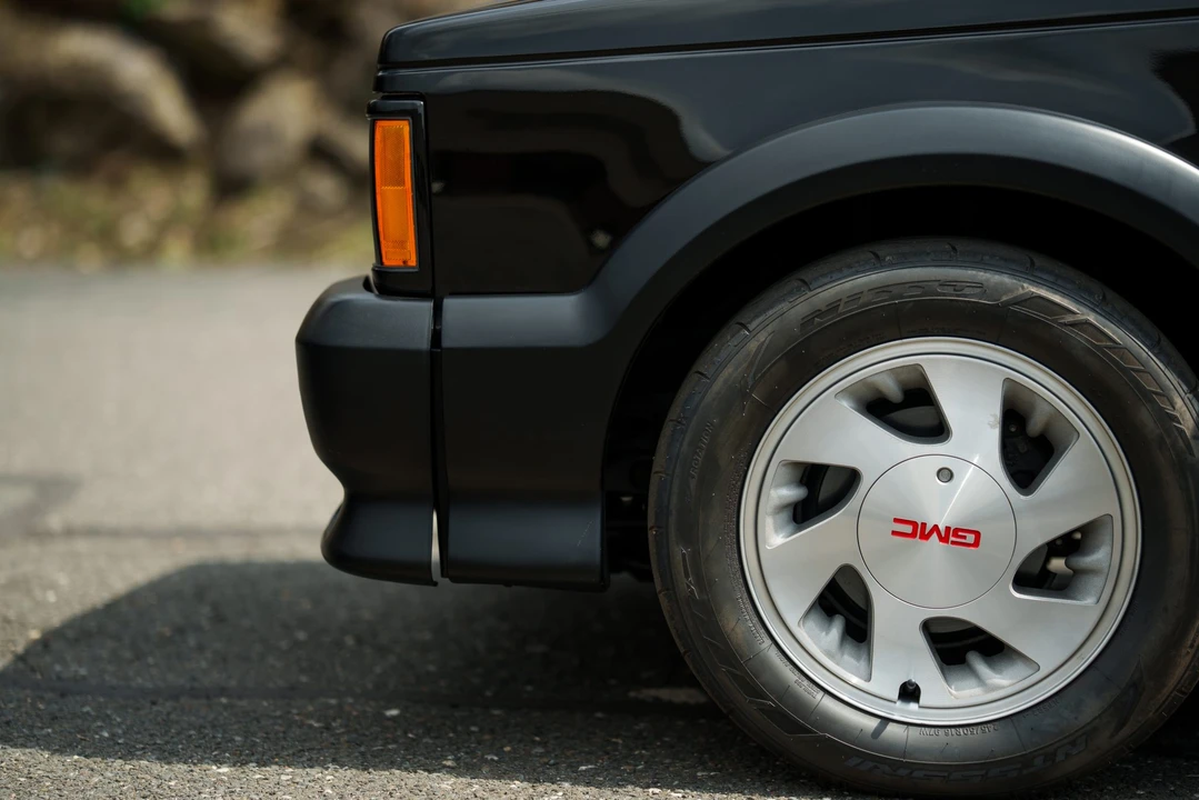 1991 GMC Syclone - Image 23 of 31