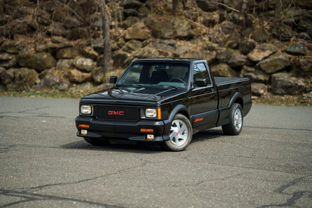 1991 GMC Syclone - Image 2 of 31