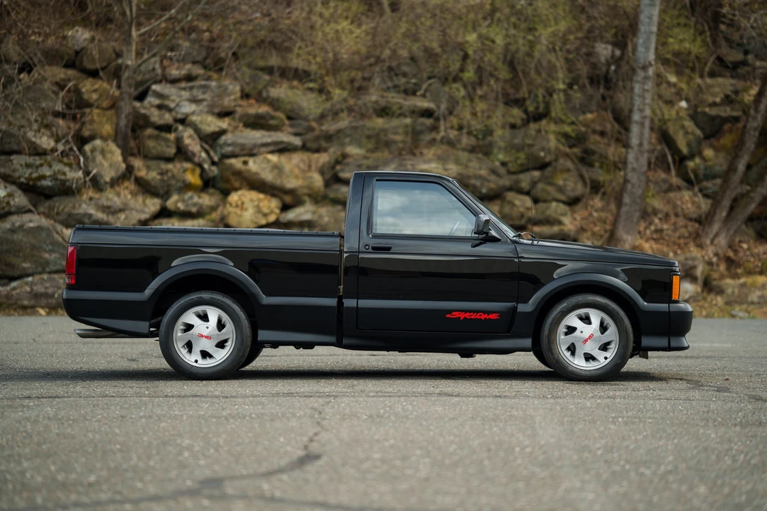 1991 GMC Syclone - Image 10 of 31