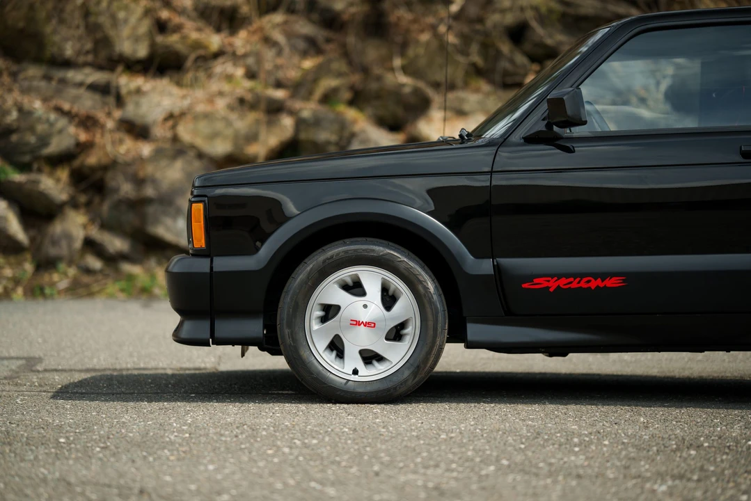 1991 GMC Syclone - Image 19 of 31