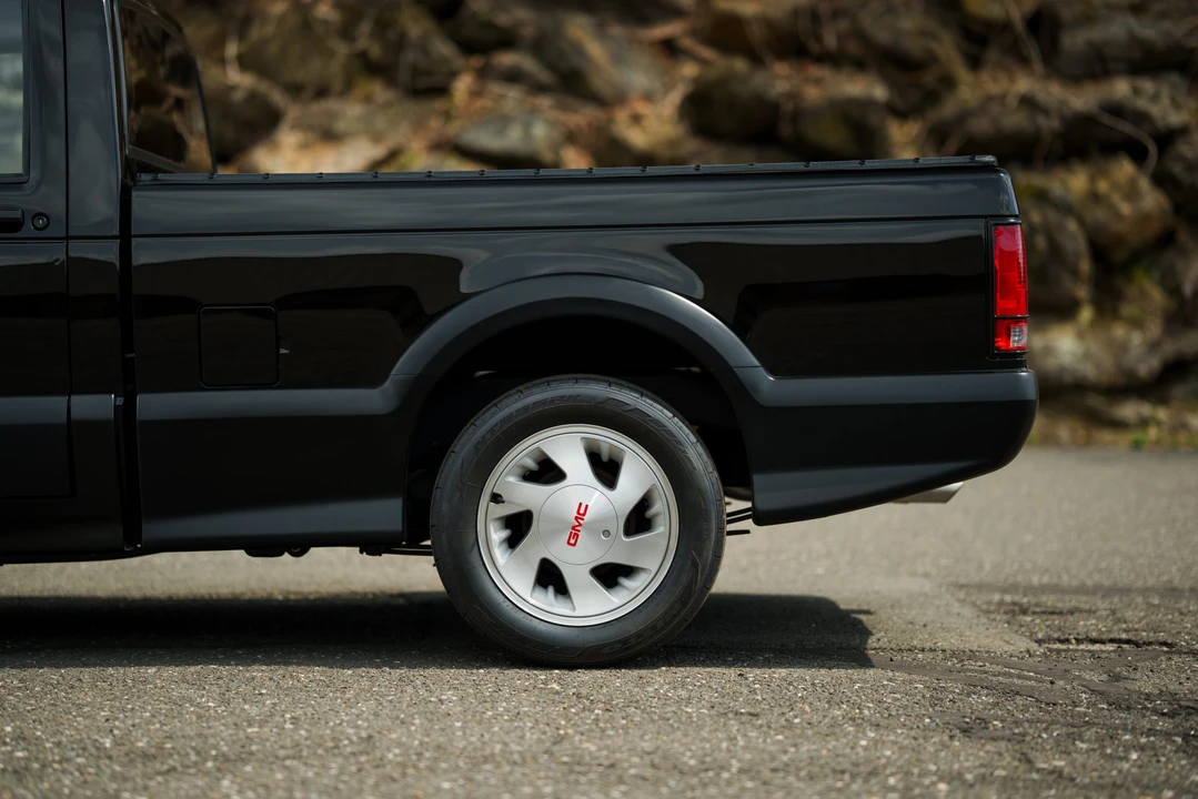1991 GMC Syclone - Image 21 of 31
