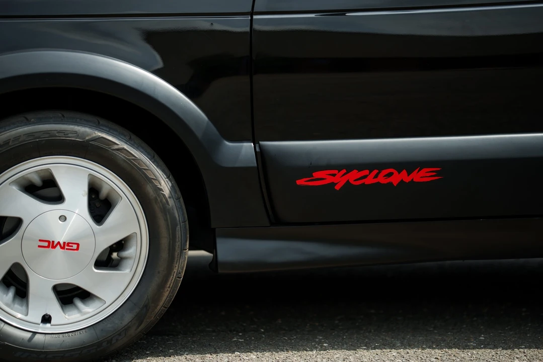 1991 GMC Syclone - Image 25 of 31