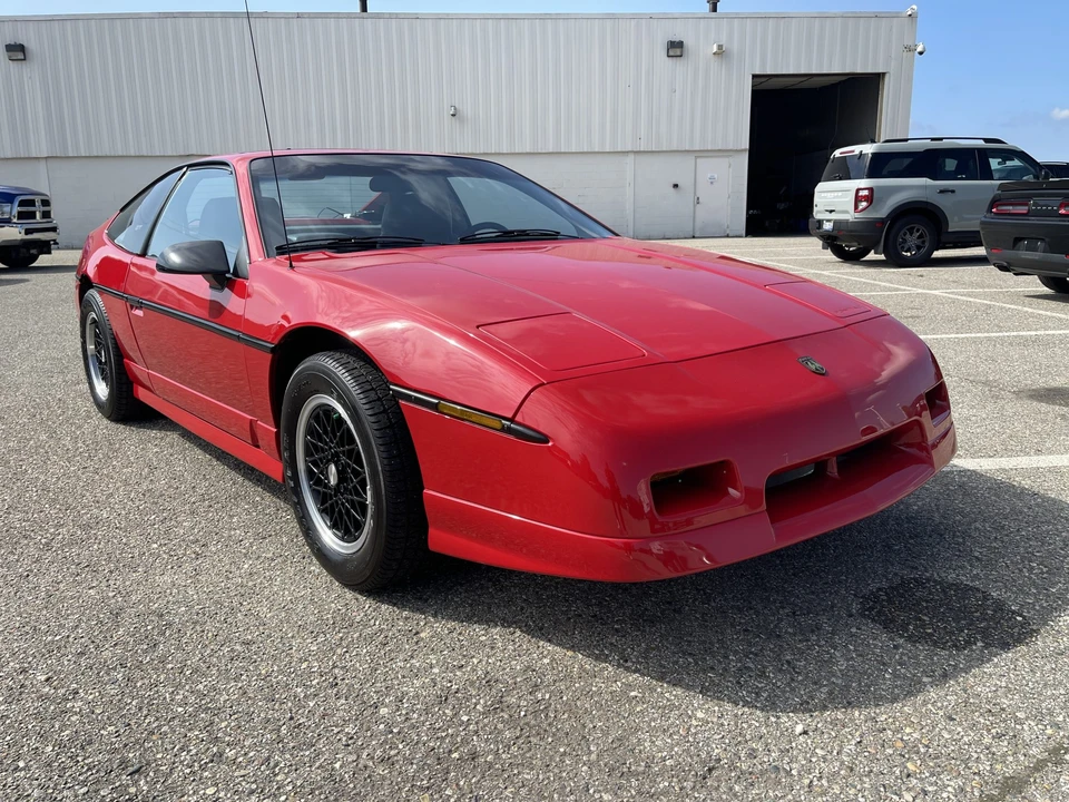 1988 Pontiac Fiero GT - Image 16 of 31