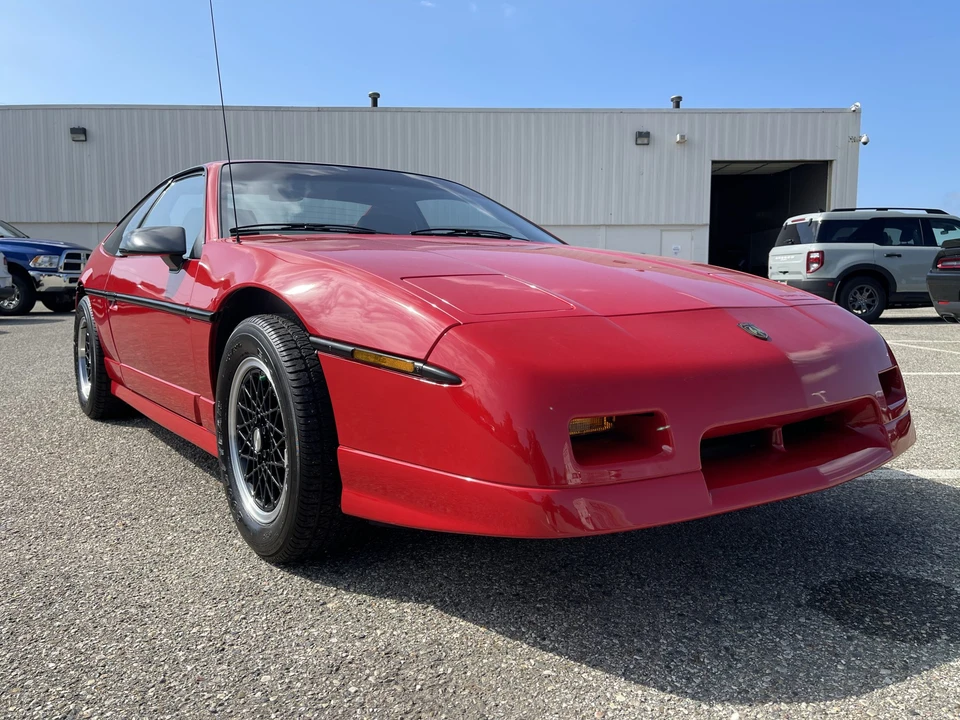 1988 Pontiac Fiero GT - Image 14 of 31