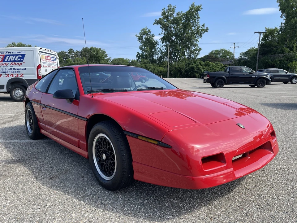 1988 Pontiac Fiero GT - Image 15 of 31