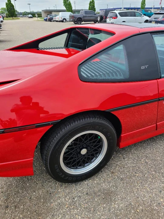 1988 Pontiac Fiero GT - Image 22 of 31