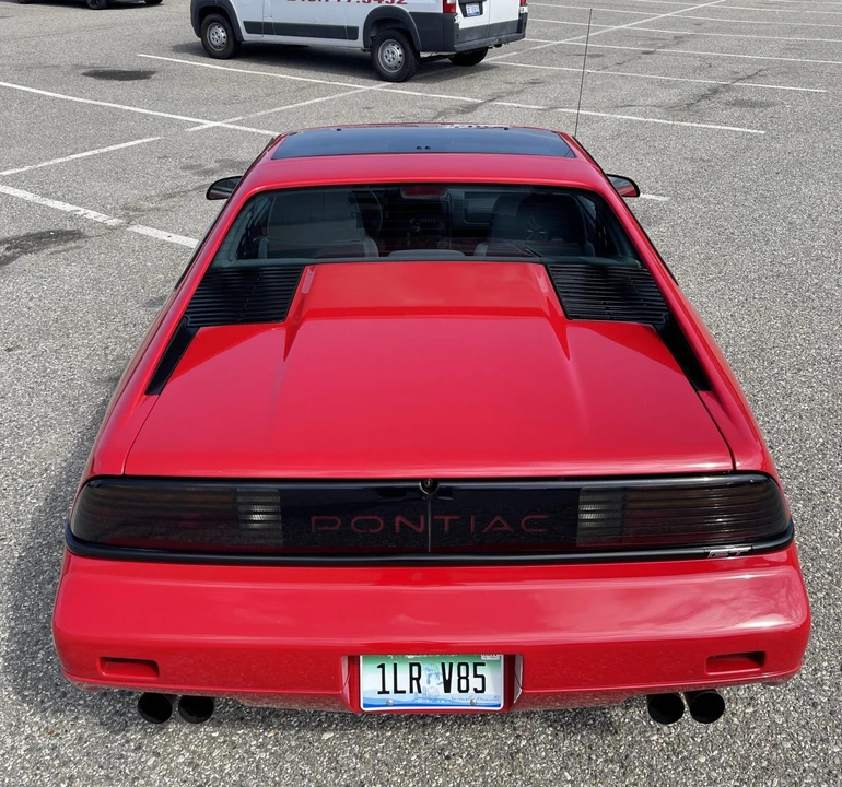 1988 Pontiac Fiero GT - Image 18 of 31
