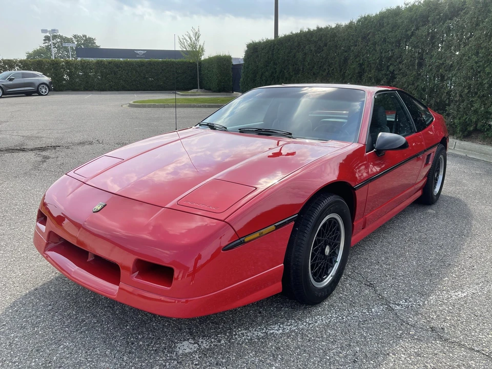 1988 Pontiac Fiero GT - Image 2 of 31