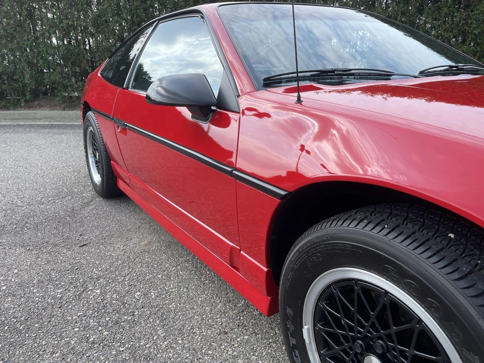 1988 Pontiac Fiero GT - Image 19 of 31