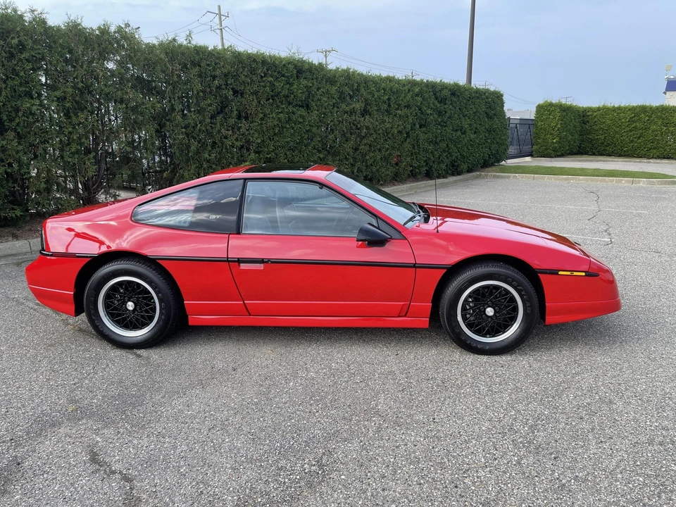 1988 Pontiac Fiero GT - Image 6 of 31