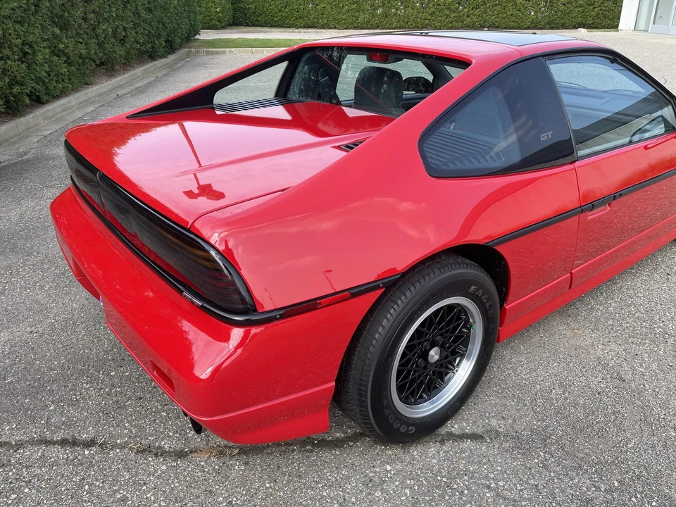 1988 Pontiac Fiero GT - Image 23 of 31