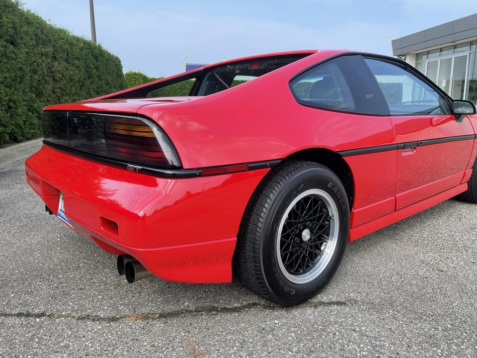 1988 Pontiac Fiero GT - Image 24 of 31