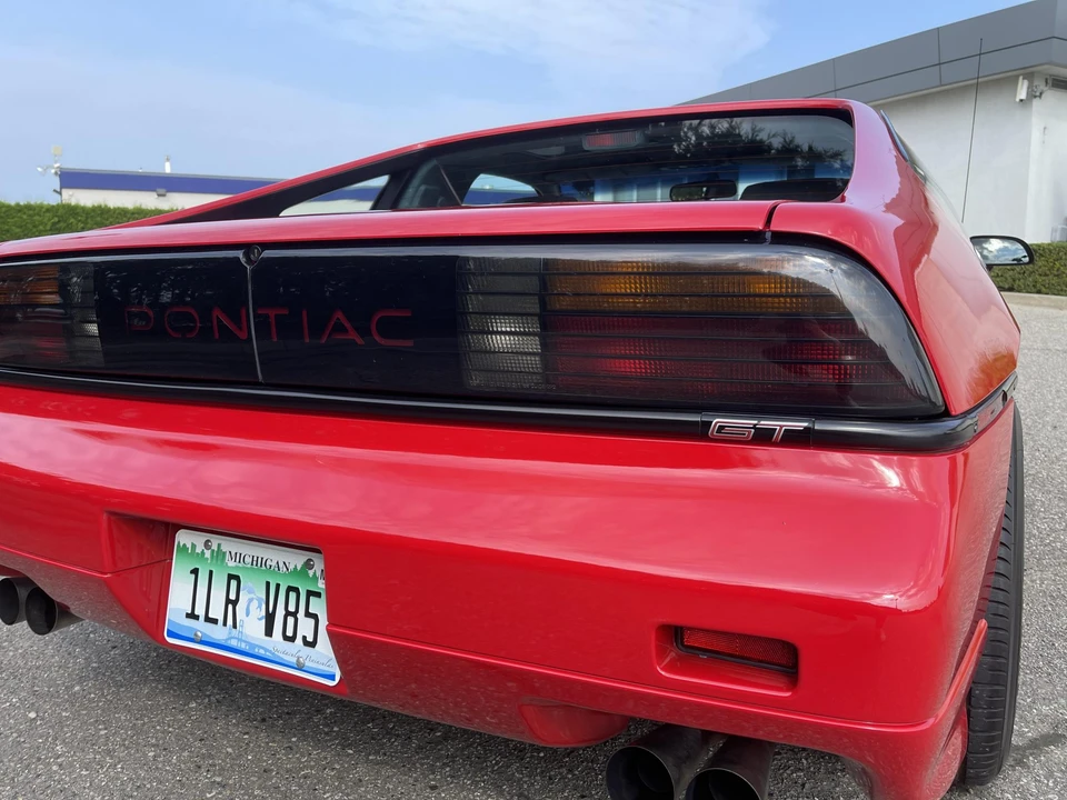 1988 Pontiac Fiero GT - Image 26 of 31