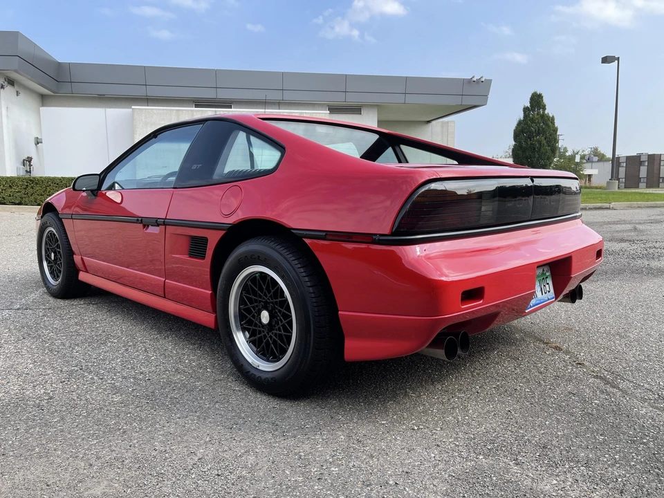1988 Pontiac Fiero GT - Image 10 of 31