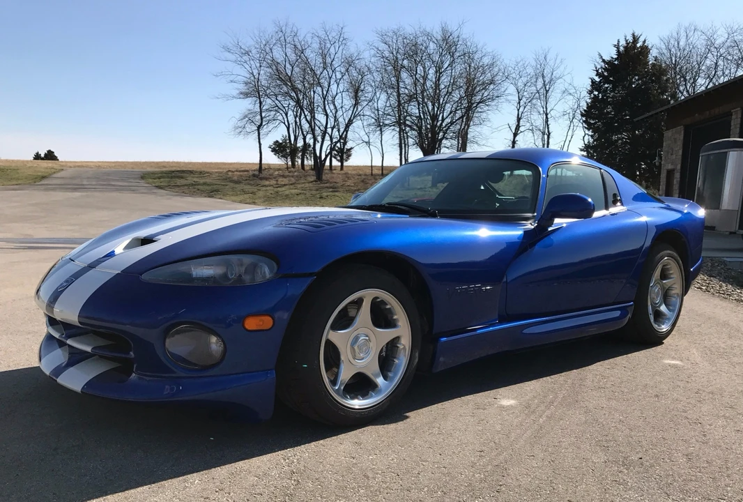 1996 Dodge Viper GTS 2nd Gen - Image 2 of 31
