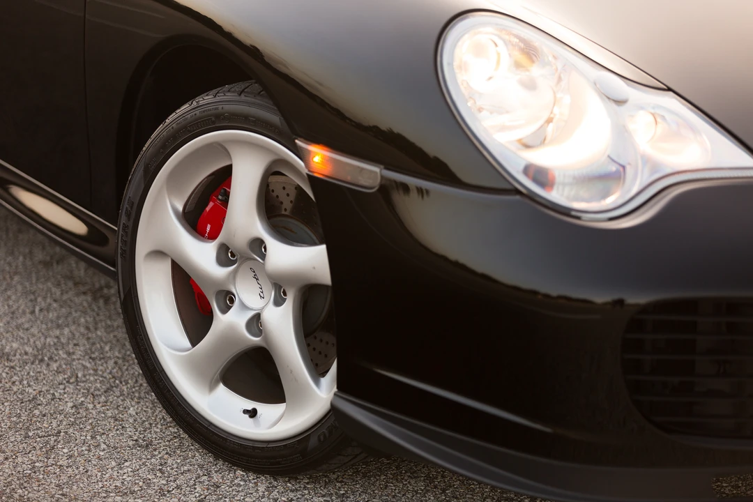 2001 Porsche 996 Turbo - Image 10 of 31