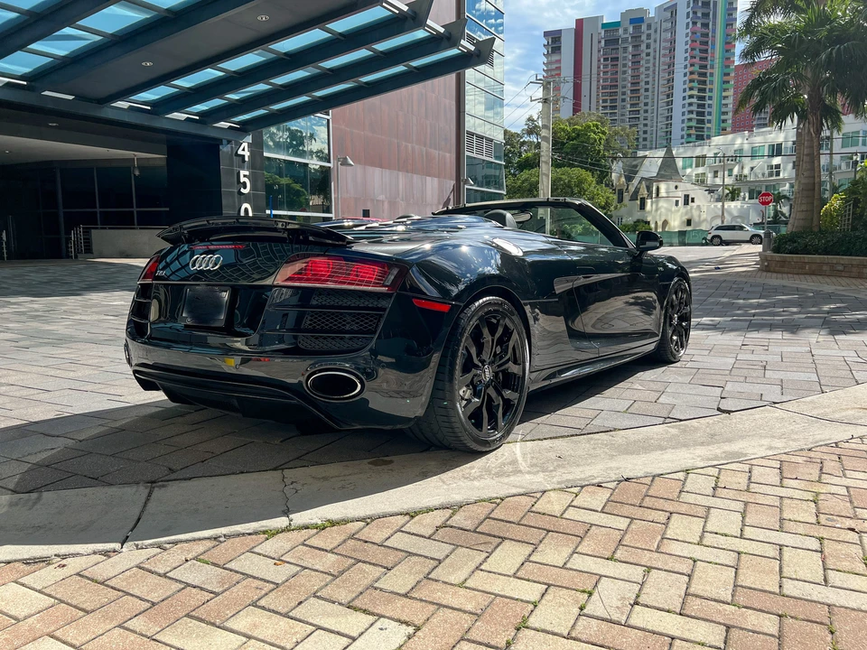 2011 Audi 42 R8 - Image 24 of 31