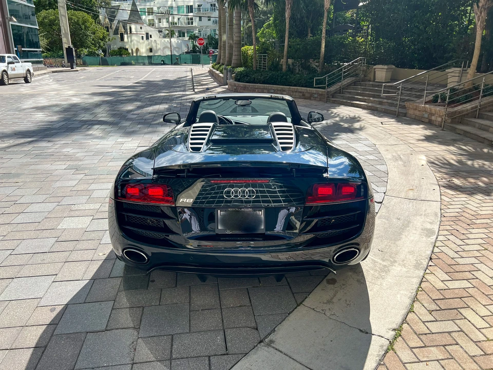 2011 Audi 42 R8 - Image 27 of 31
