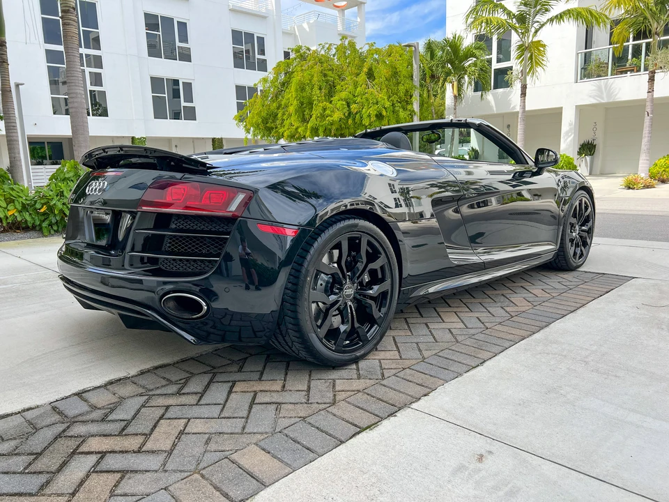 2011 Audi 42 R8 - Image 23 of 31