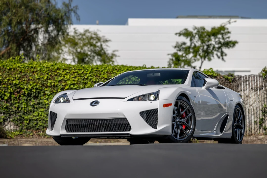 2012 Lexus LFA - Image 2 of 31