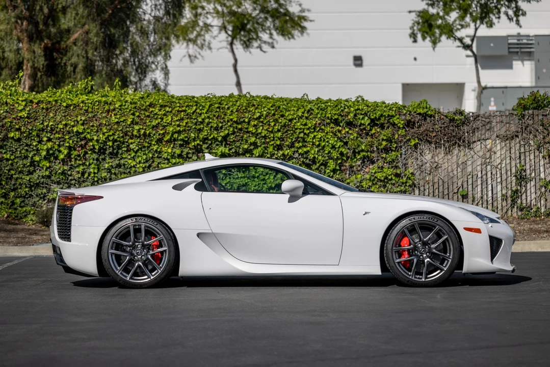 2012 Lexus LFA - Image 16 of 31