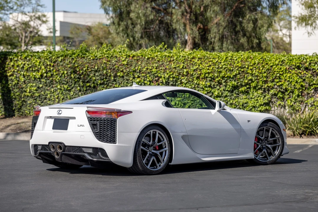 2012 Lexus LFA - Image 13 of 31