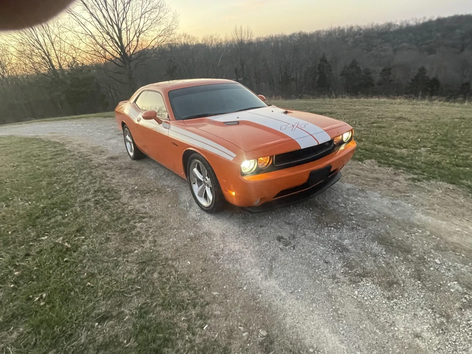 2014 Dodge Challenger 3rd Gen - Image 7 of 31