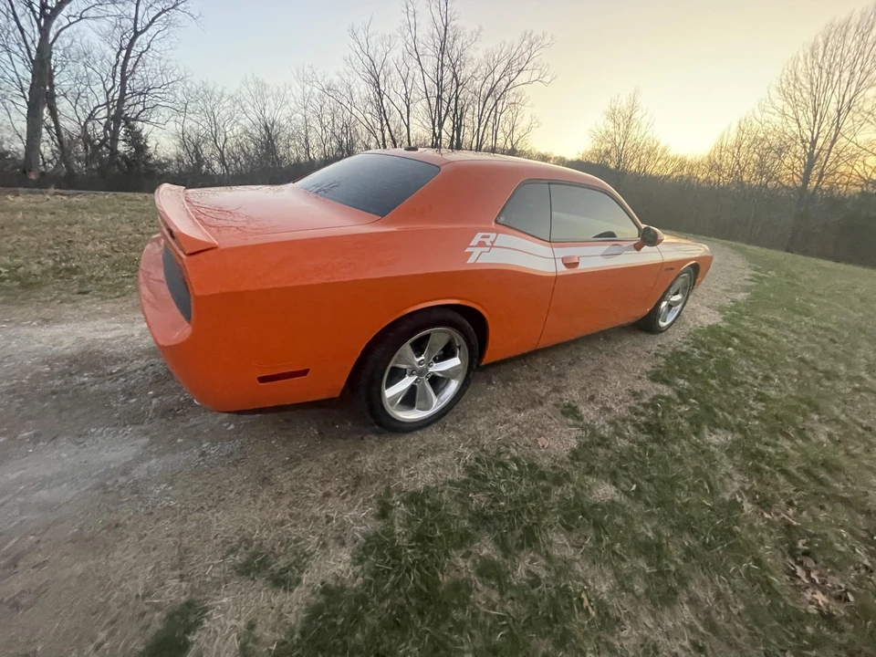 2014 Dodge Challenger 3rd Gen - Image 17 of 31