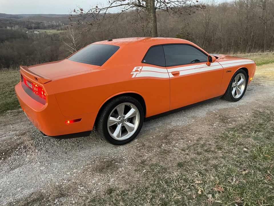 2014 Dodge Challenger 3rd Gen - Image 16 of 31